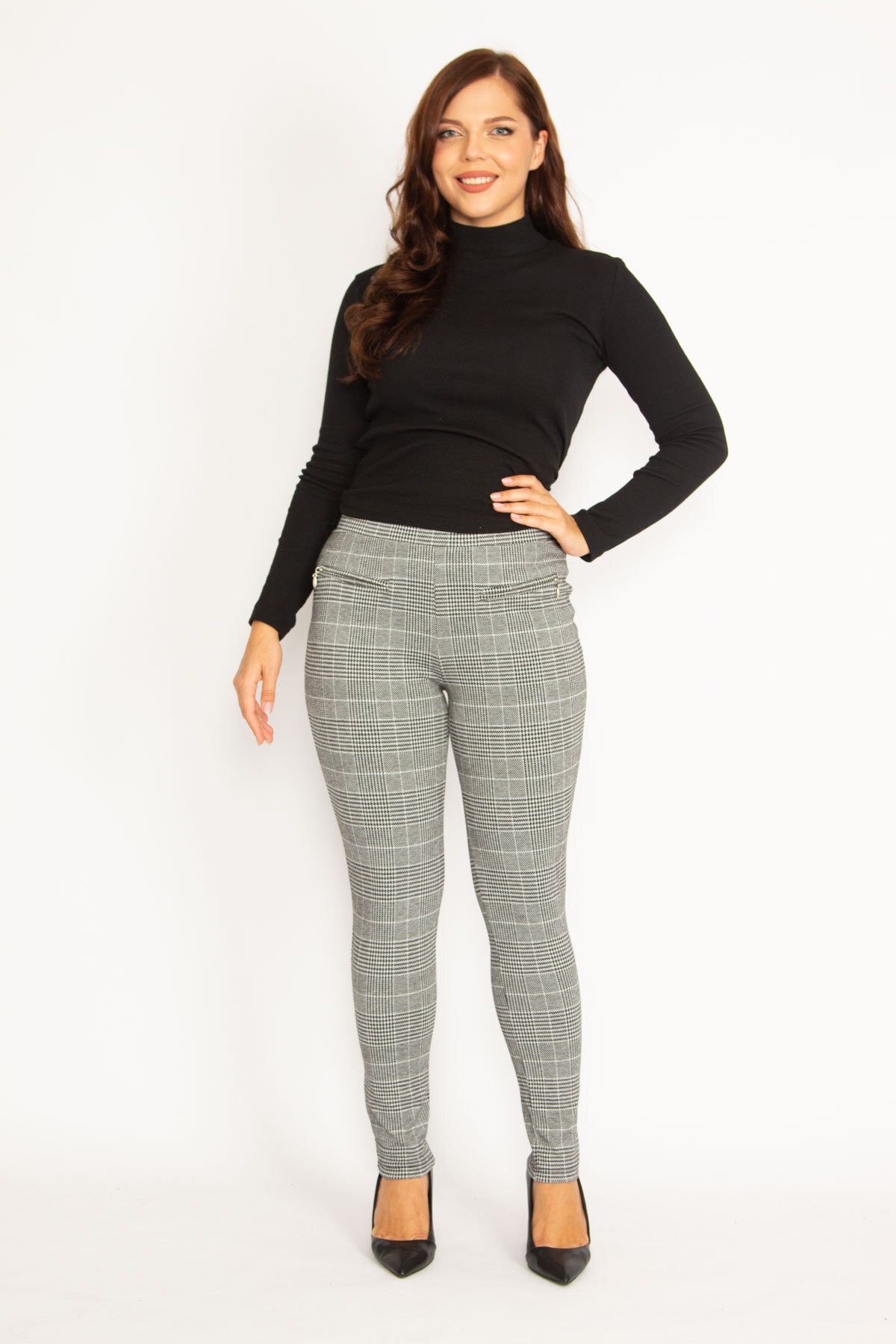 Şans Women's Plus Size Gray Plaid Patterned Leggings With Zippered Ornamental Pockets