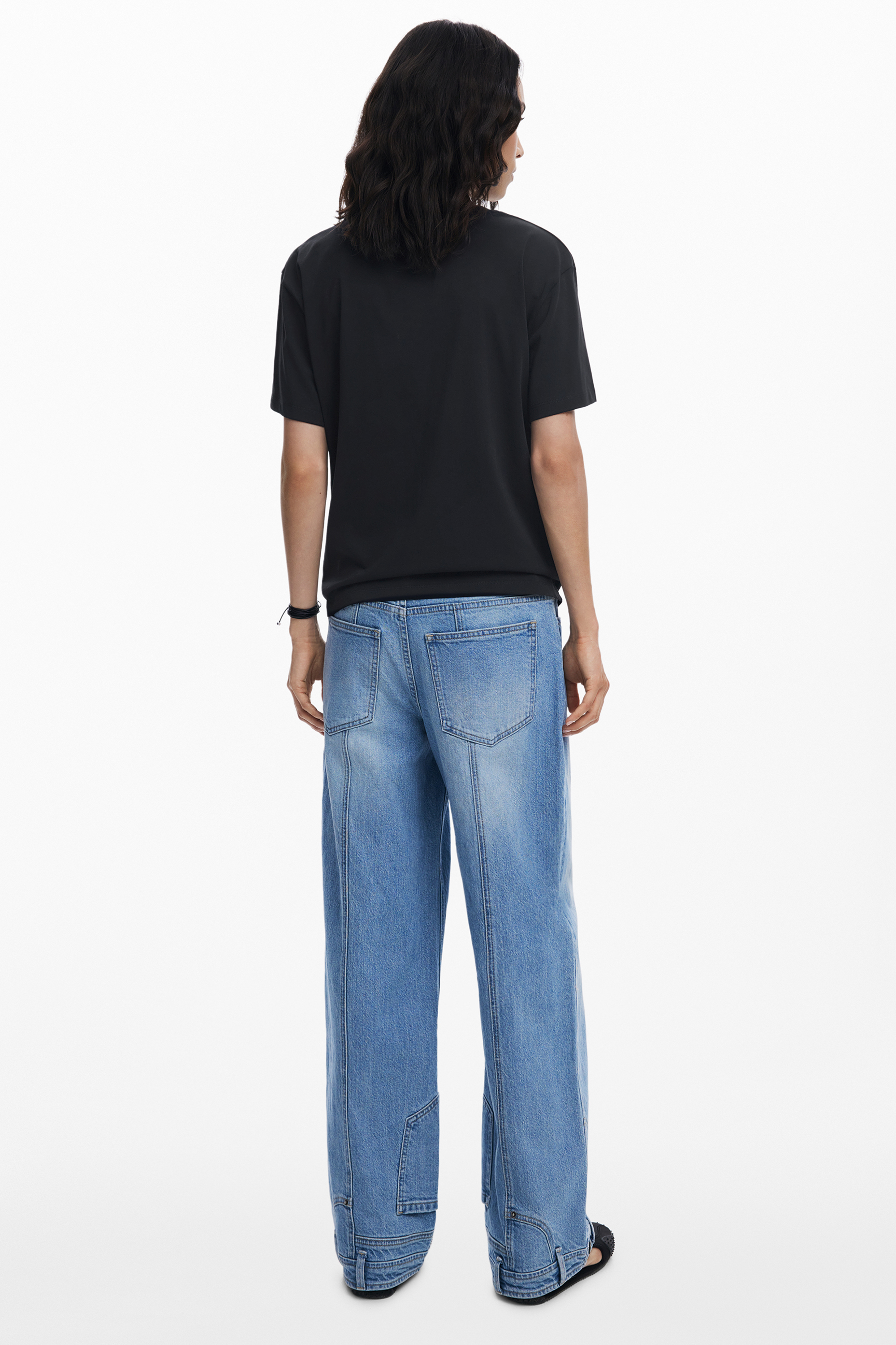 Tricou imprimat și blugi boyfriend pentru femei