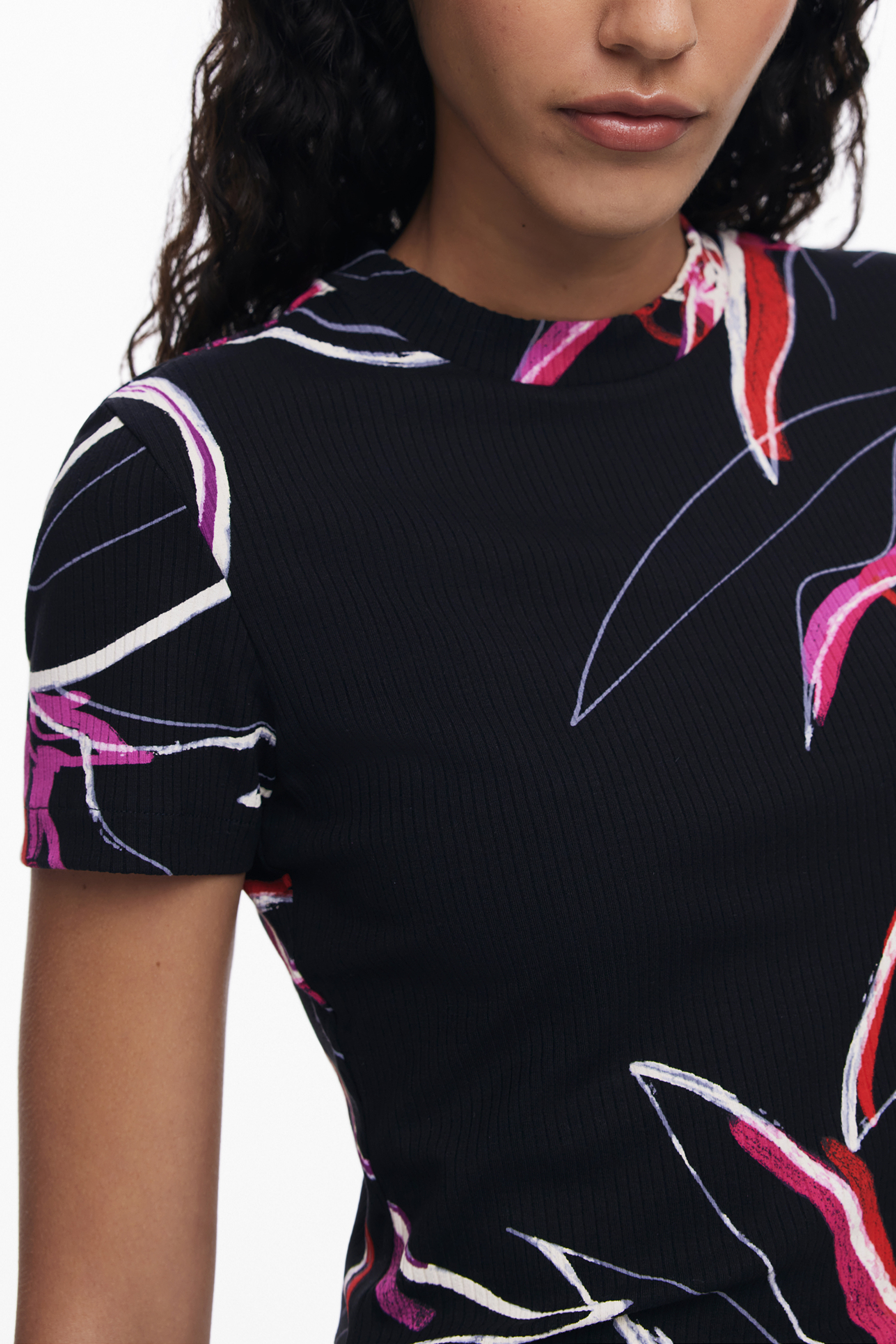 Top scurt cu imprimeu pentru femei