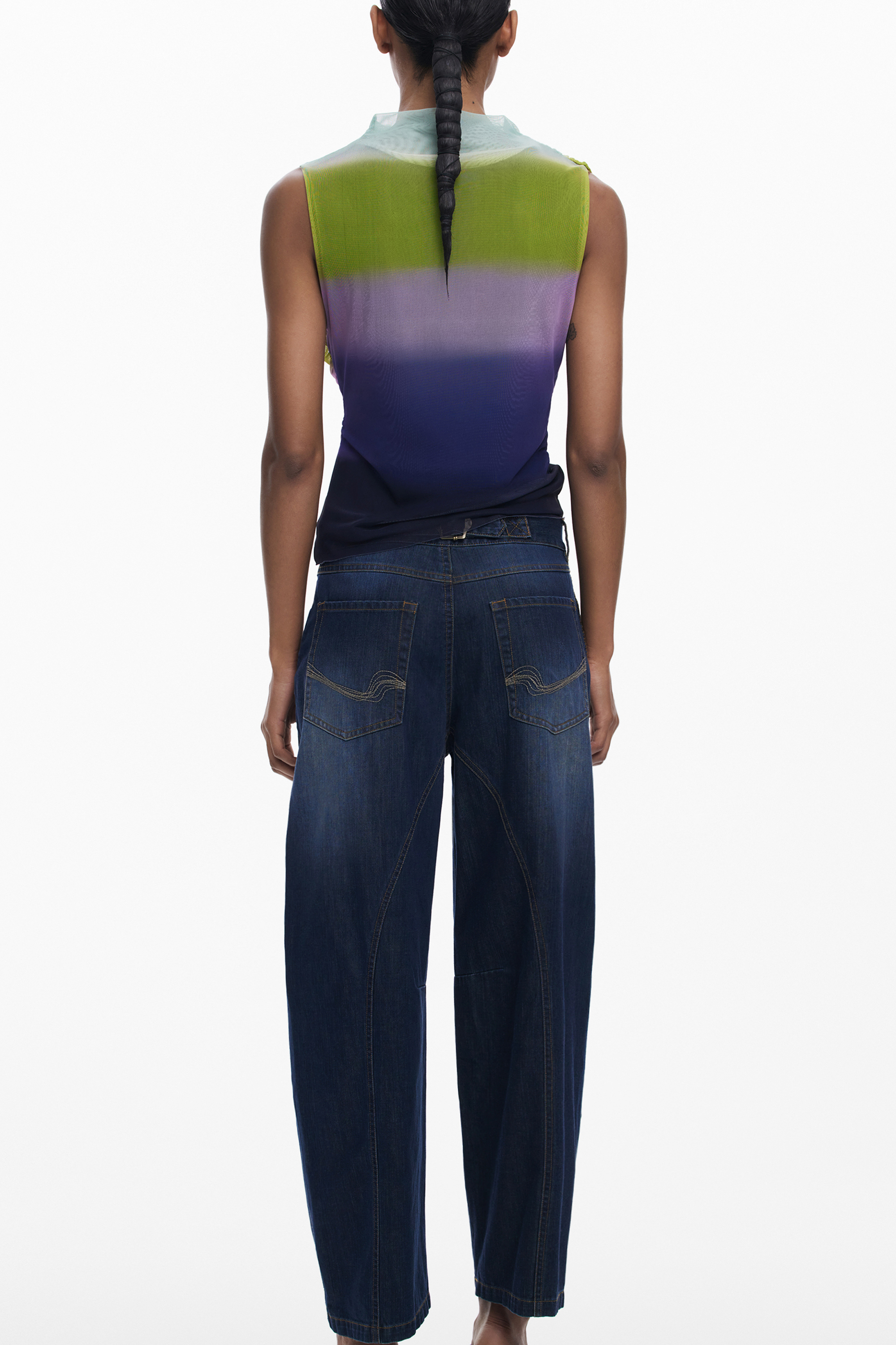 Top colorat fără mâneci