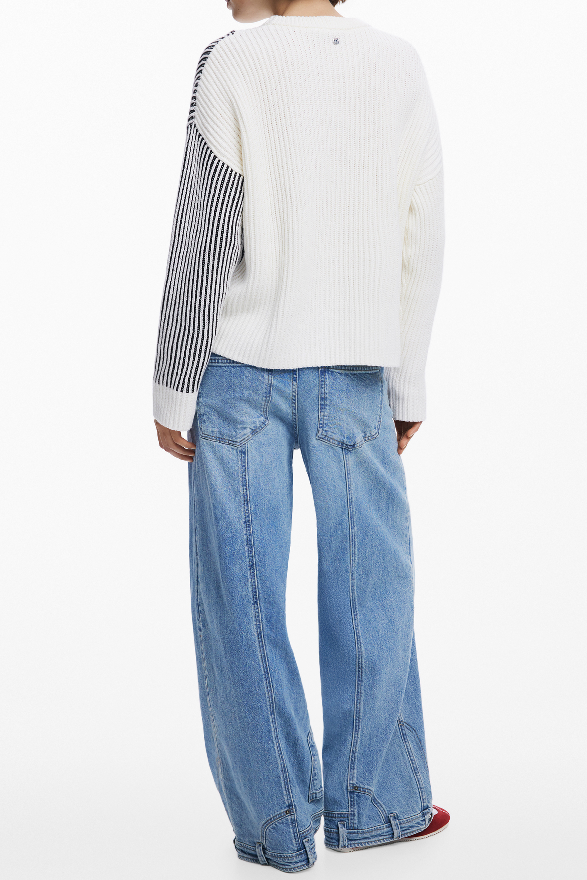 Pulover alb cu model Desigual