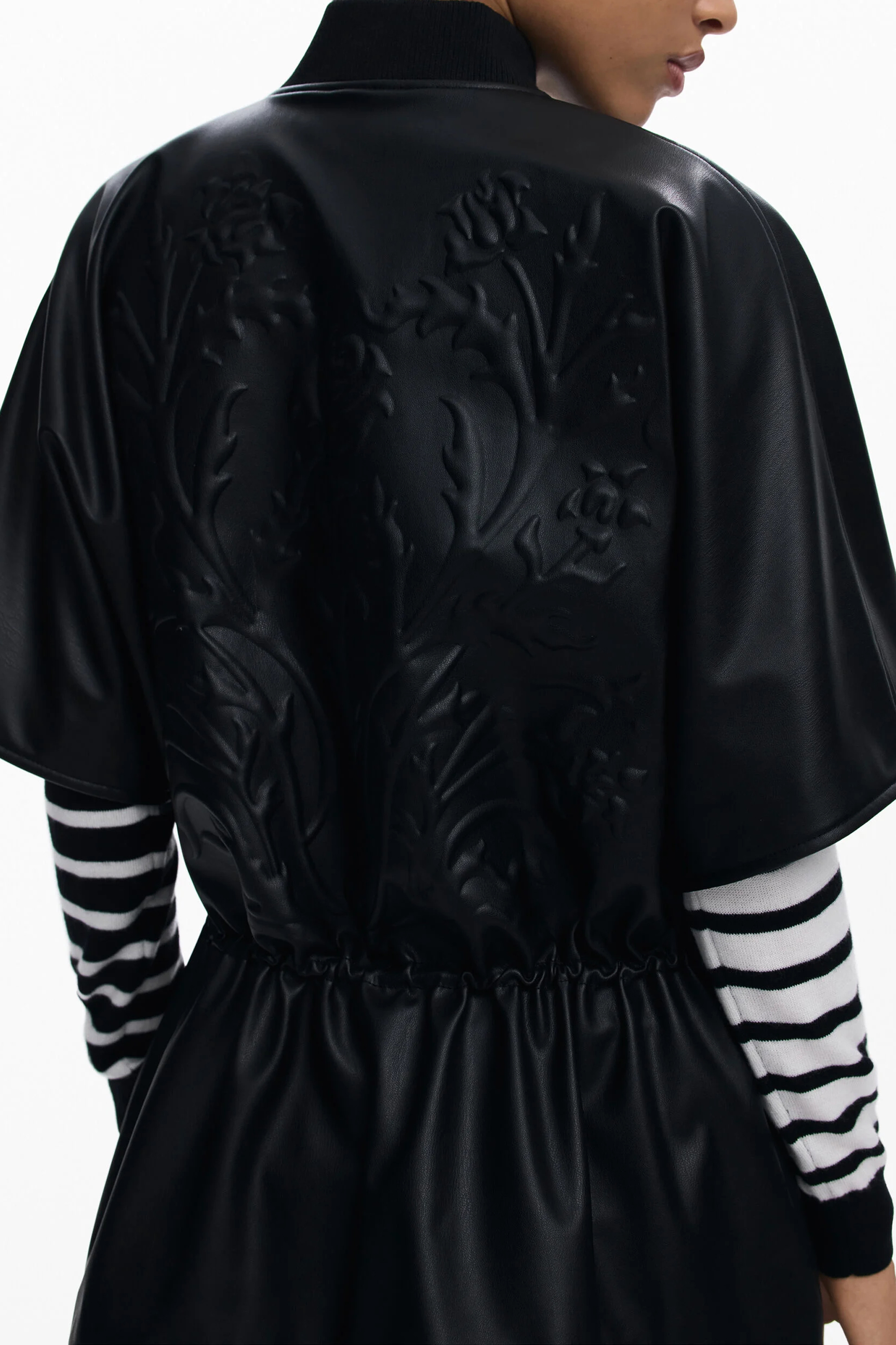 Geacă de piele pentru femei