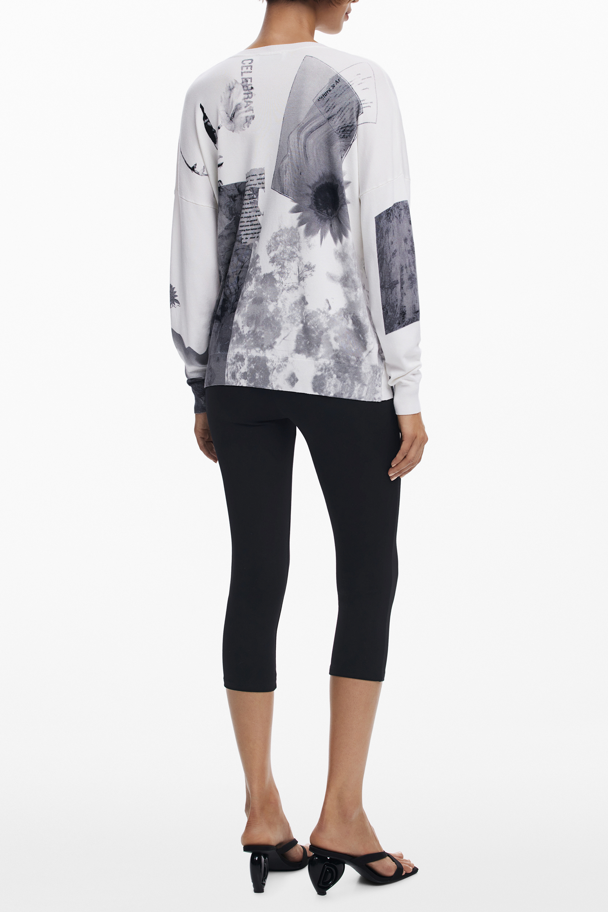 Pulover cu decolteu în V și model