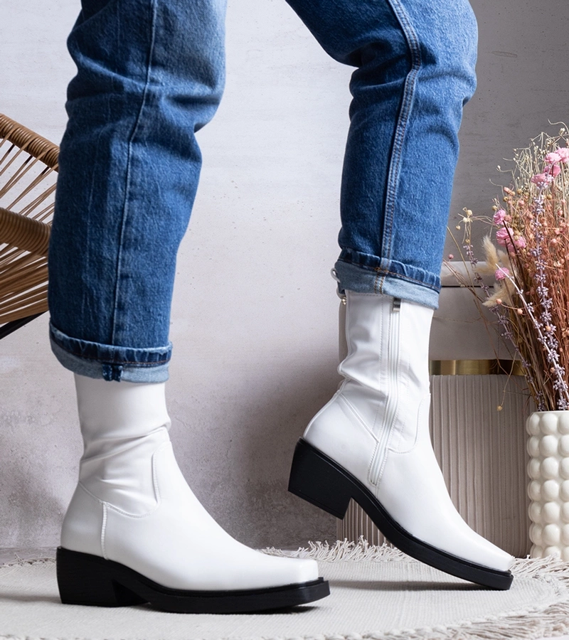 Gemre White heeled ankle boots Marisa