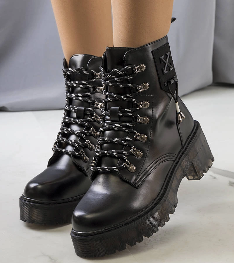 Gemre Black ankle boots with decorative lacing Laverda