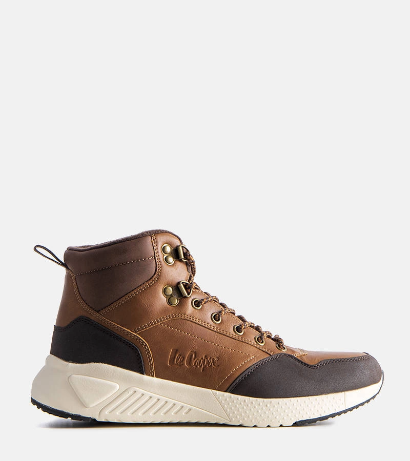 Lee Cooper - producent Capcane izolate maro