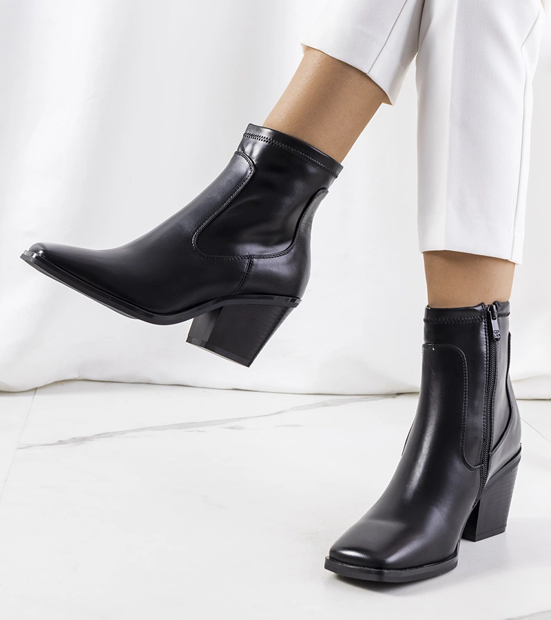 Gemre Cizme negre cu toc Panucci