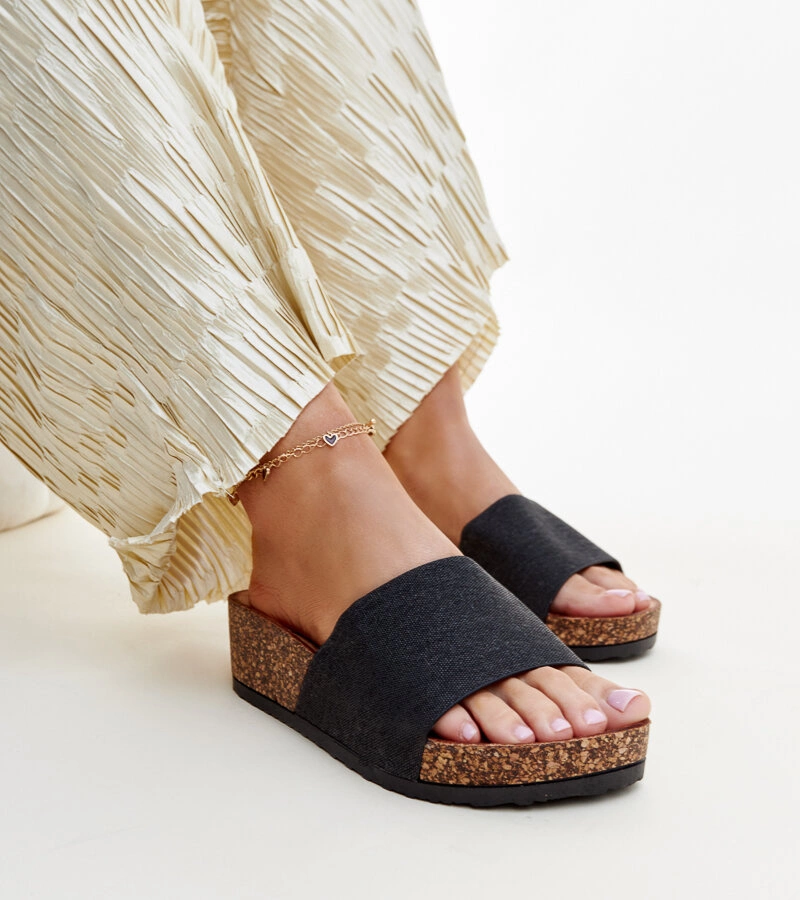 Gemre Black cork wedge flip-flops Naifene