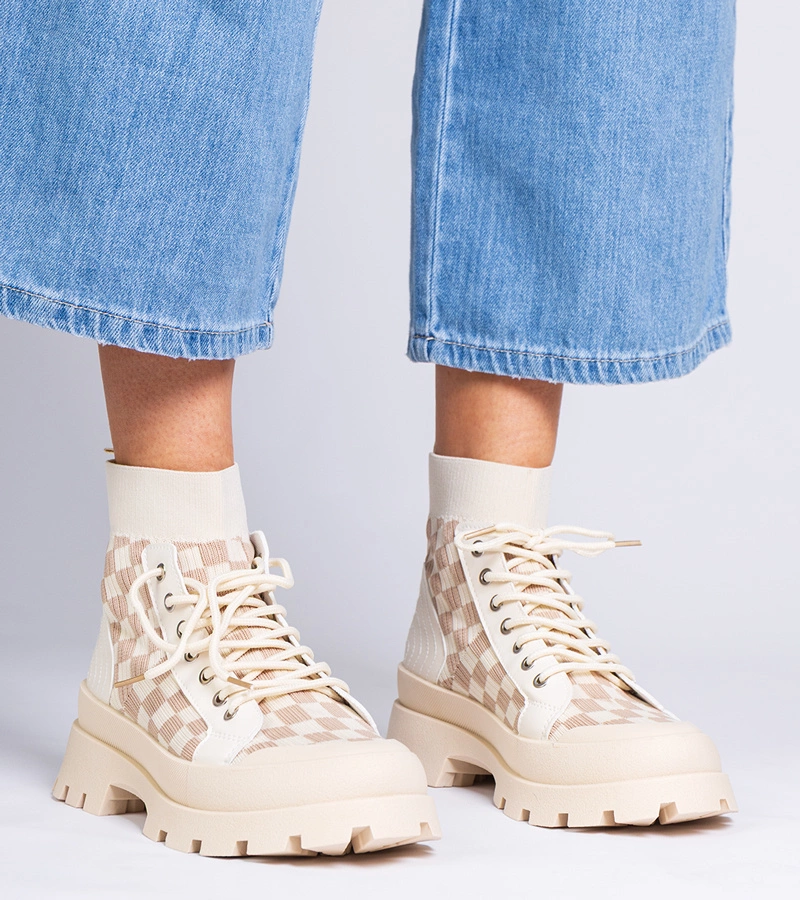 Gemre Botine bej pe platformă Sarida