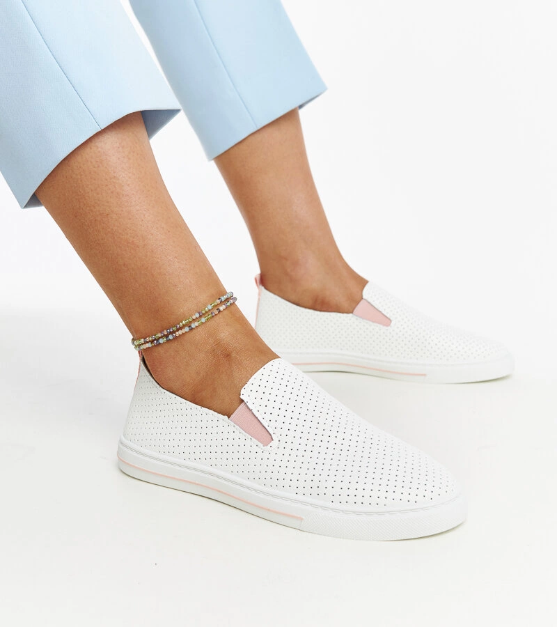 Gemre Pantofi semi-închiși albi Sanan