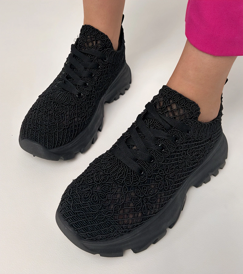 Gemre Adidași negri perforați pe platformă Brokes