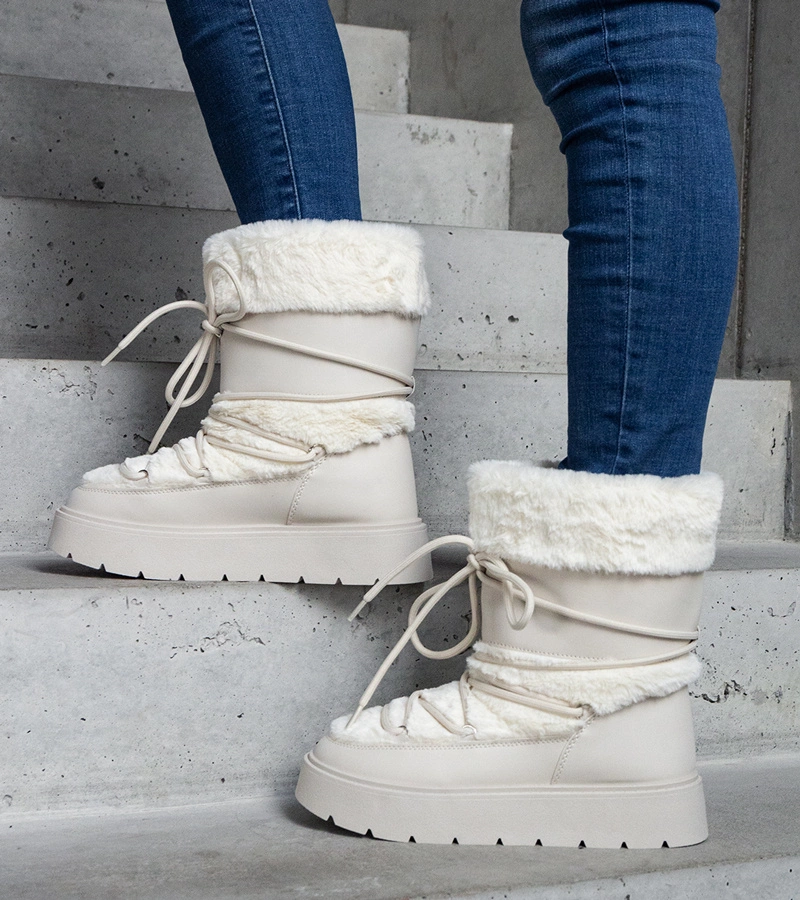 Gemre Light beige insulated lace-up snow boots decorated with fur Istiss