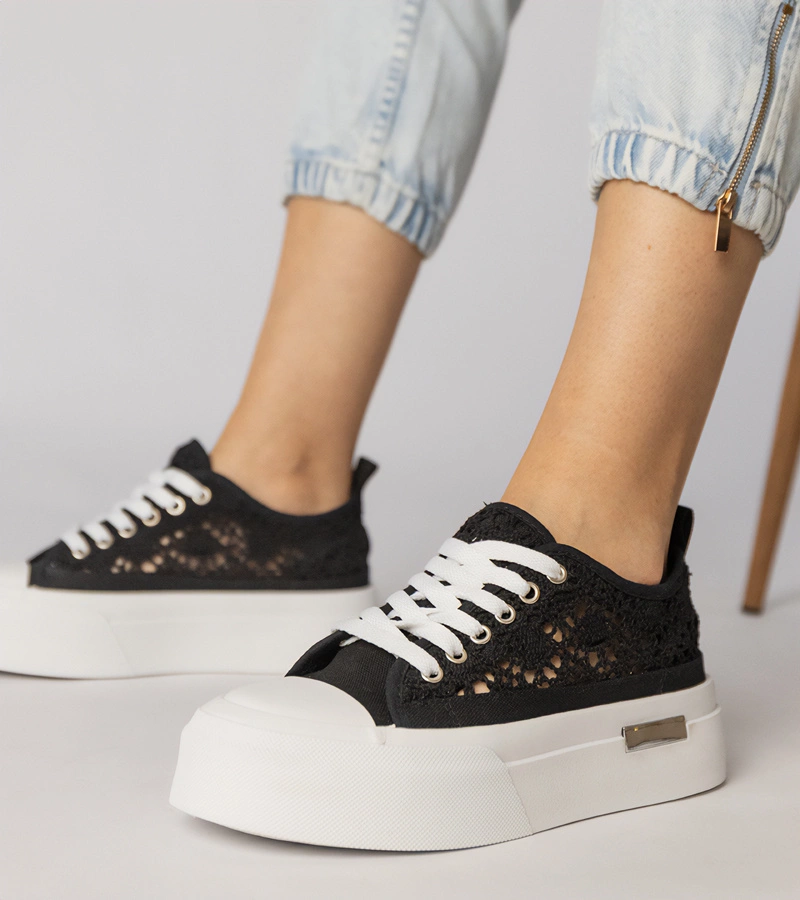 Gemre Adidași negri de damă perforați Runna