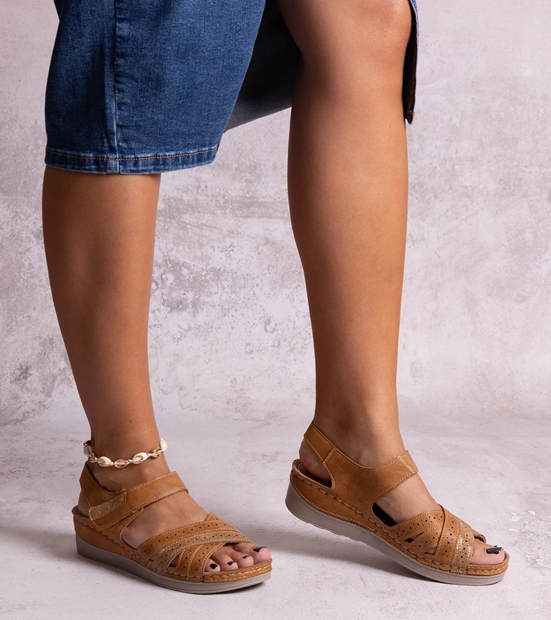 Gemre Brown wedge sandals Areja