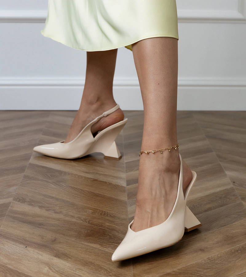 Gemre Sandale bej pe pană geometrică Kokkes