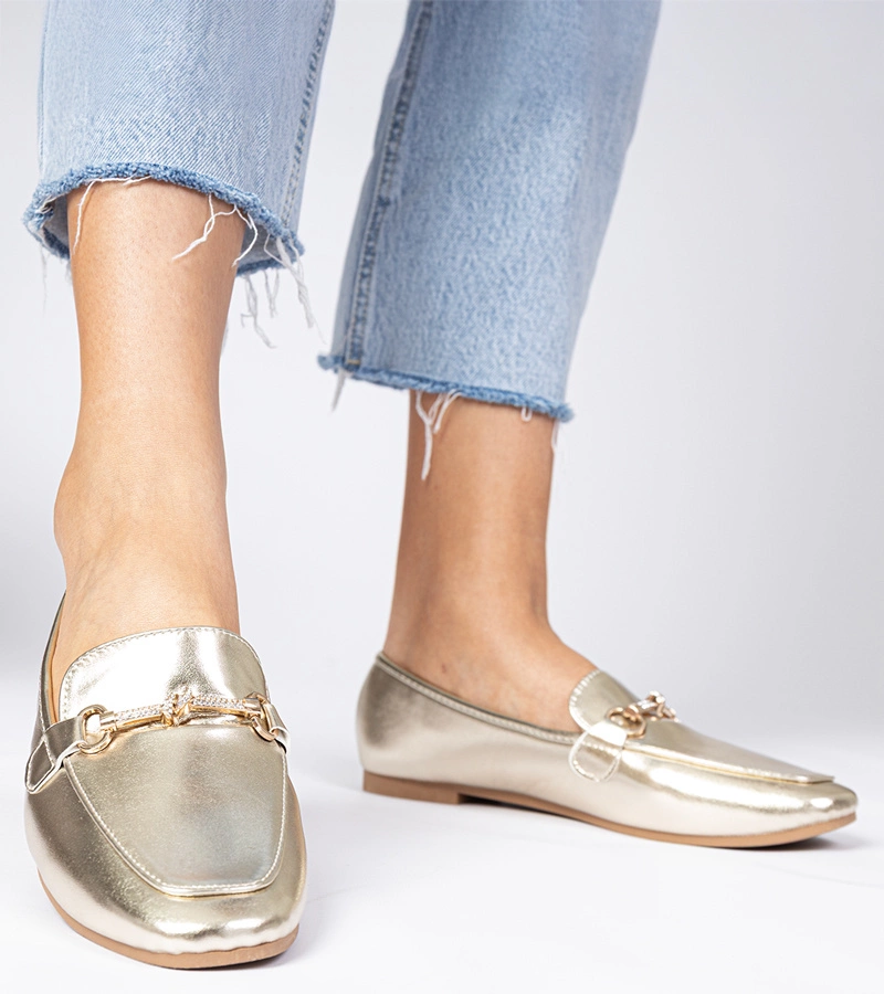 Gemre Pantofi eleganți aurii cu ornament auriu și pietre strălucitoare Kalisa