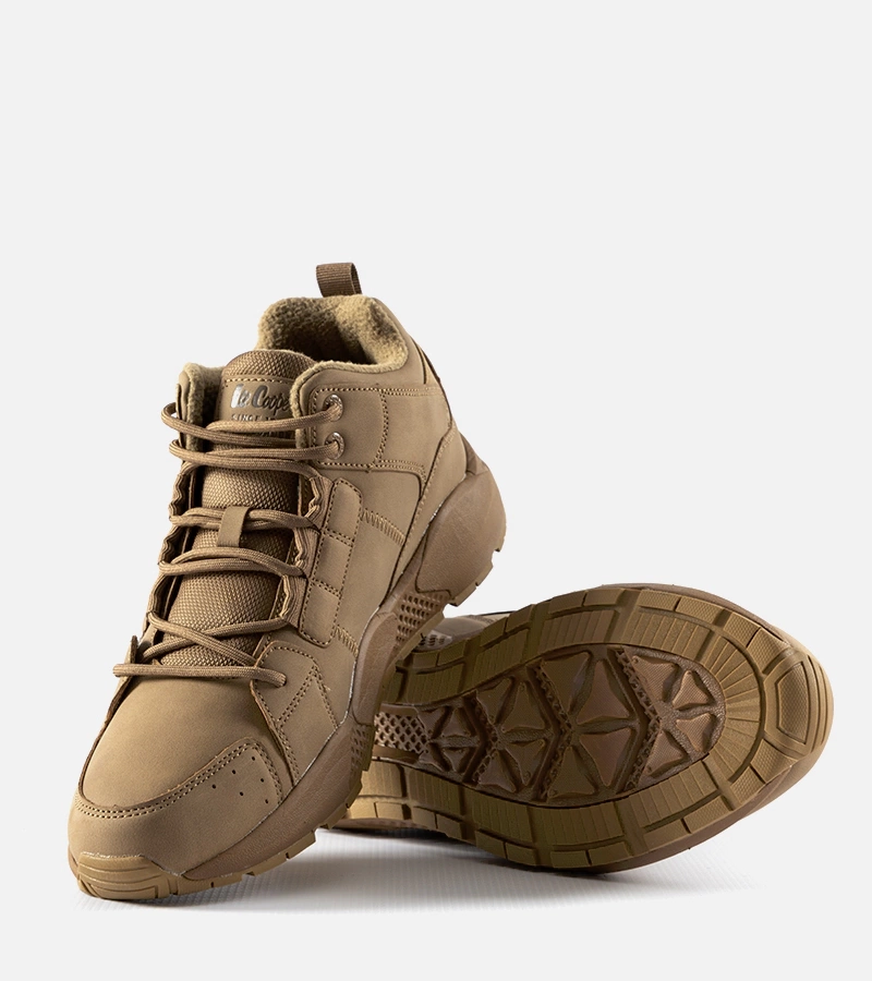 Lee Cooper - producent Sneakersii maro Lee Cooper