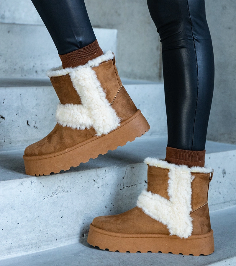Gemre Brown eco-suede platform snow boots adorned with fur Peters