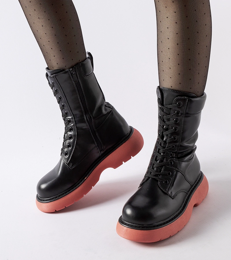 Gemre Bocanci negri izolați cu talpă roz Beata