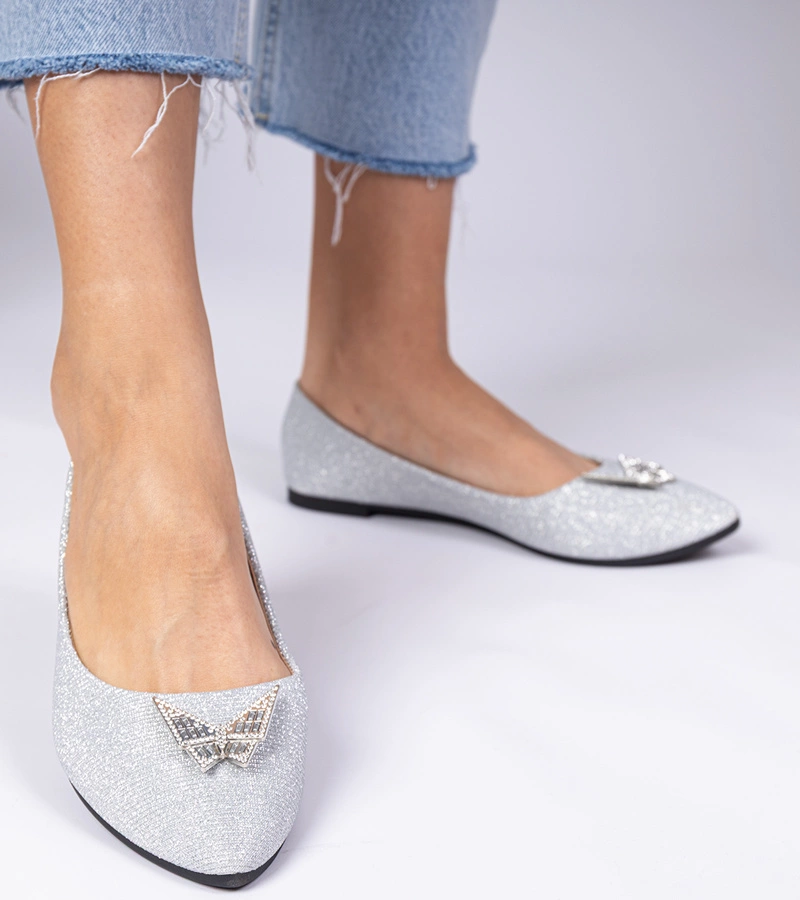 Gemre Balerini argintii de damă cu sclipici și fluturaș Denny