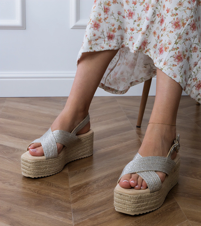 marka niezdefiniowana Sandale argintii espadrile pe platformă cu barete Olisa