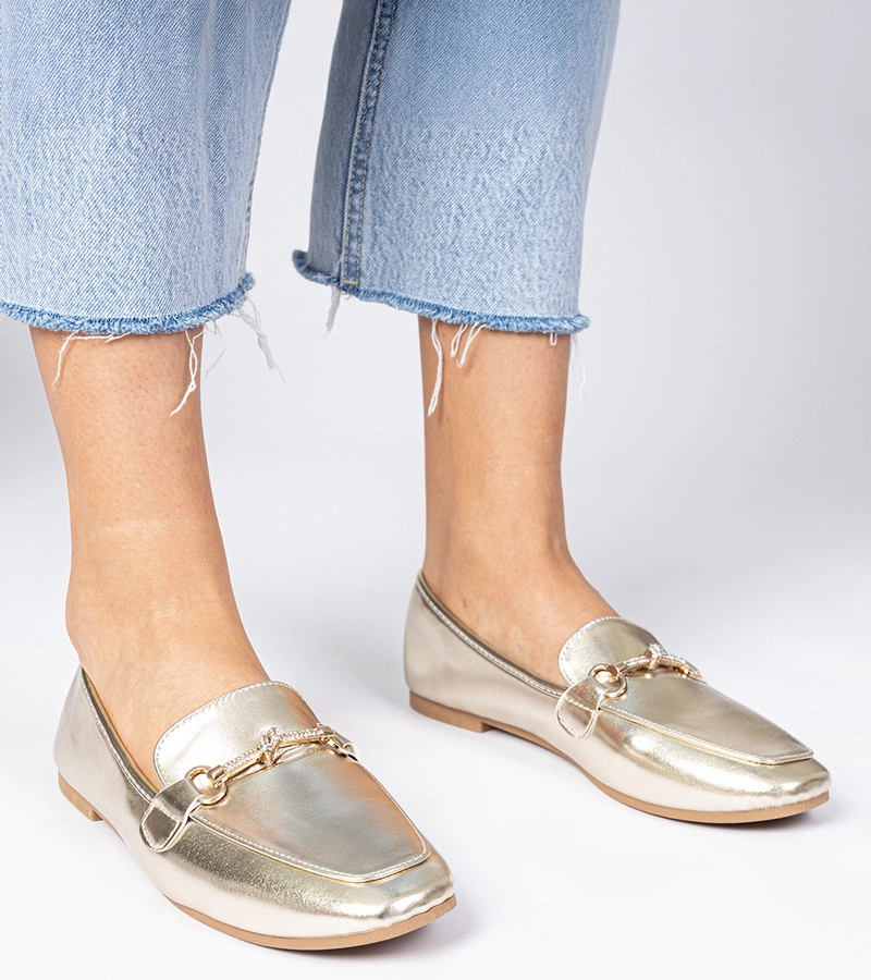 Gemre Pantofi eleganți aurii cu ornament auriu și pietre strălucitoare Kalisa