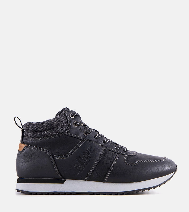 Lee Cooper - producent Trapper negru izolat