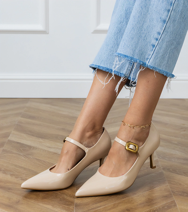 Gemre Pantofi clasici bej cu cataramă decorativă Helli