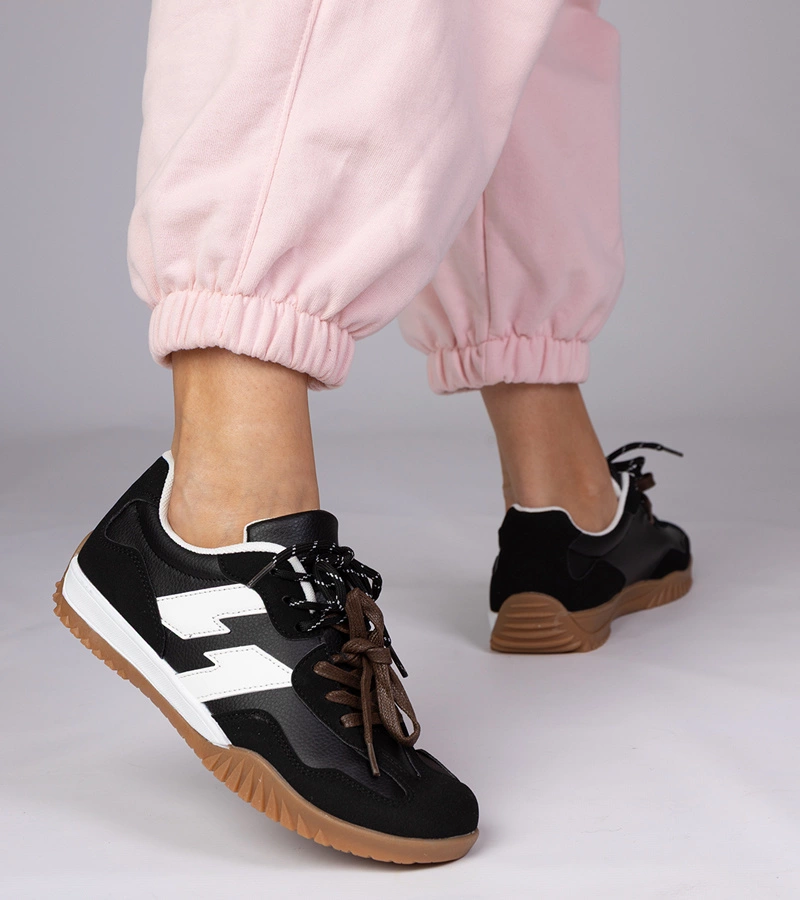 Gemre Adidași negri cu șireturi colorate Bekki