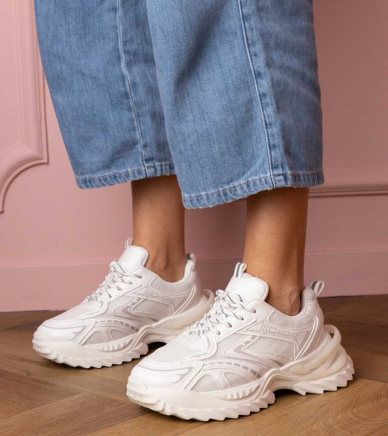Gemre White sporty sneakers with thick soles Lirana