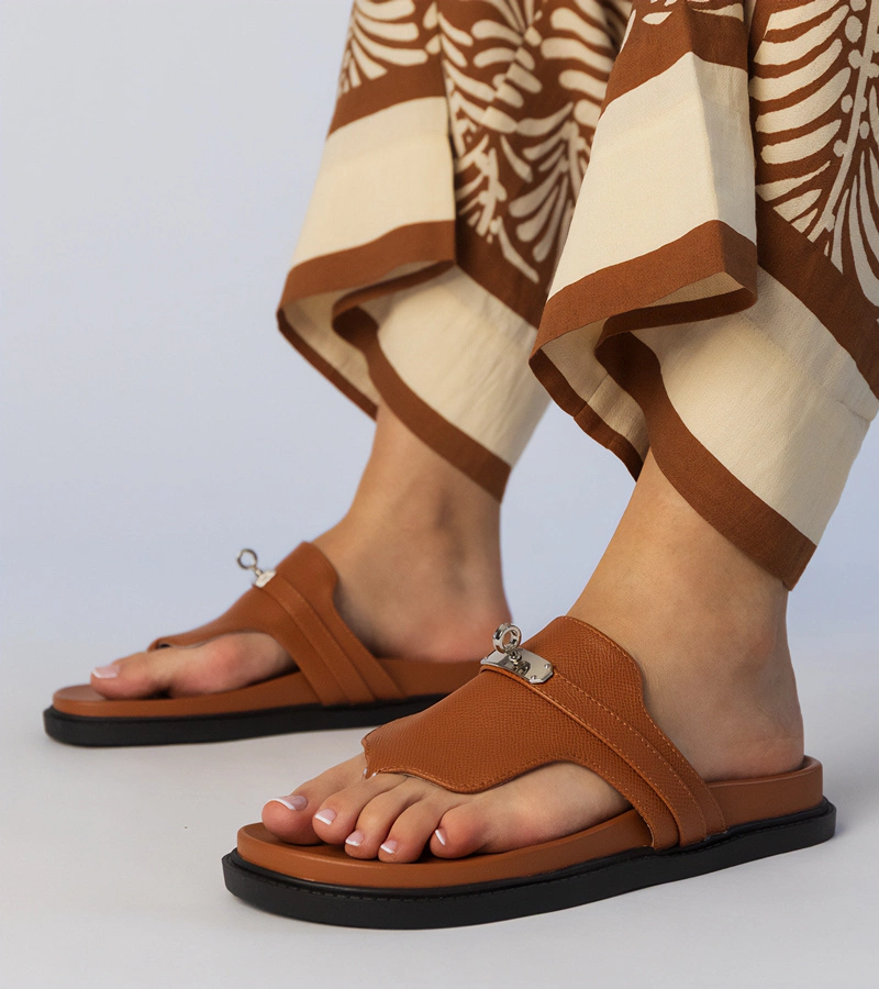 Gemre Elegant brown flip-flops with decoration Sarel