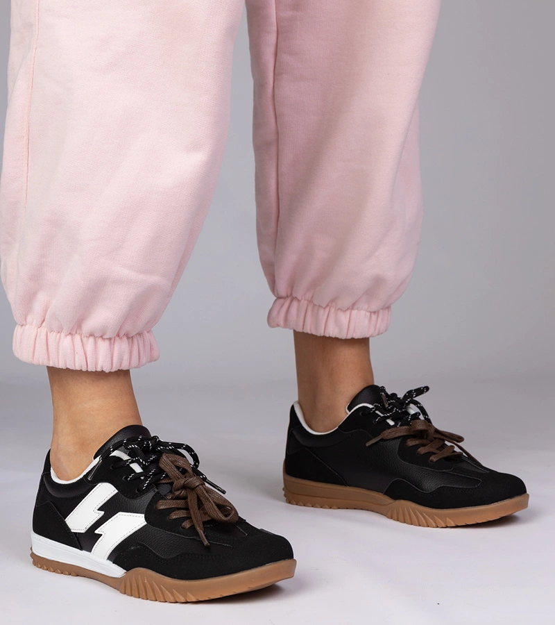 Gemre Adidași negri cu șireturi colorate Bekki