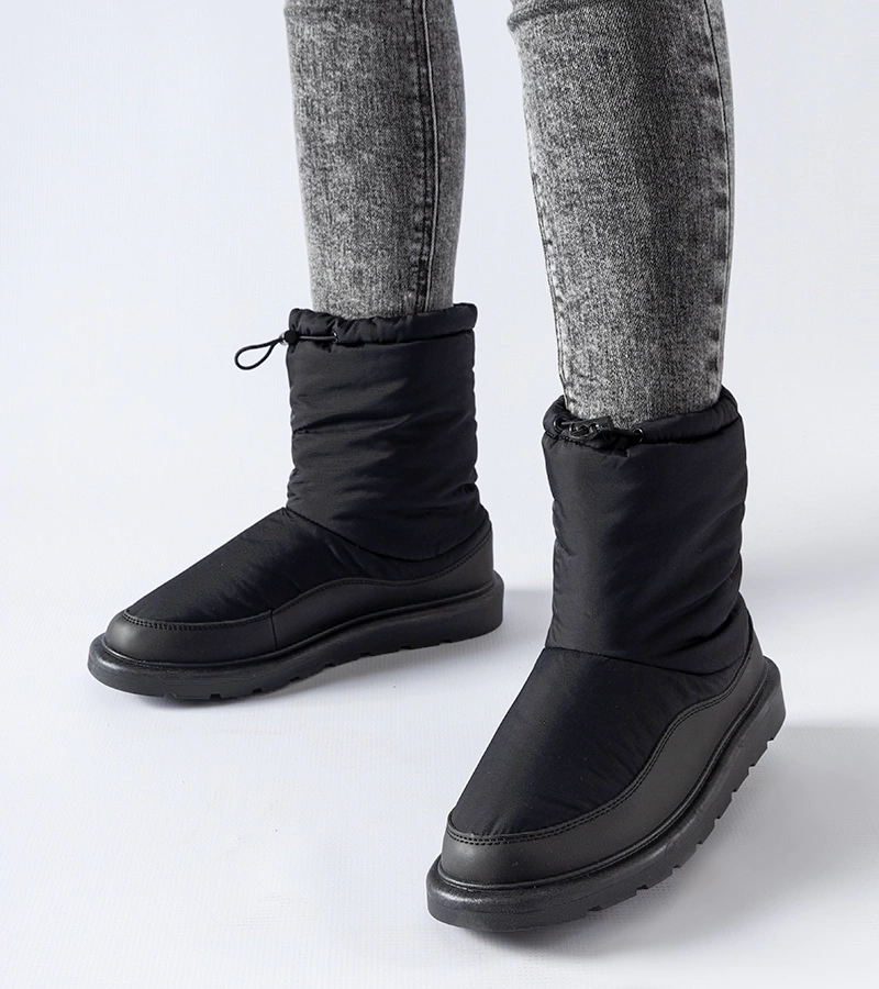 Gemre Black insulated Whitetail snow boots