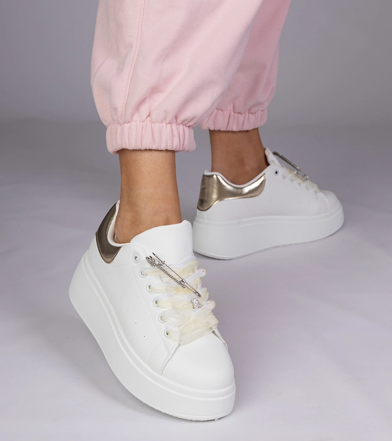 Gemre Adidași albi cu inserție aurie și toc cu zirconii Floura