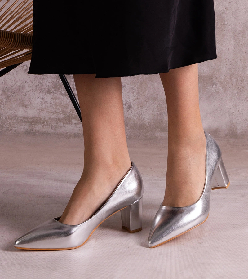 Gemre Pantofi argintii cu toc Tunia