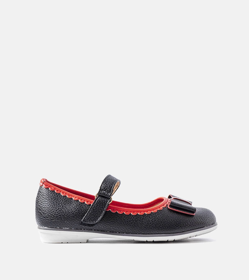 Gemre Sade balerini negri pentru copii