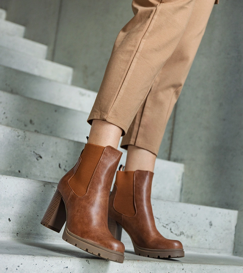 Gemre Brown slip-on block heel ankle boots in eco-leather Motena