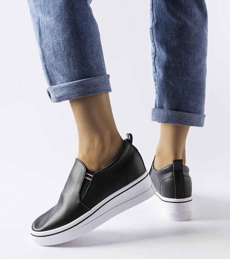 Gemre Pantofi sport cu platformă neagră Dionisia