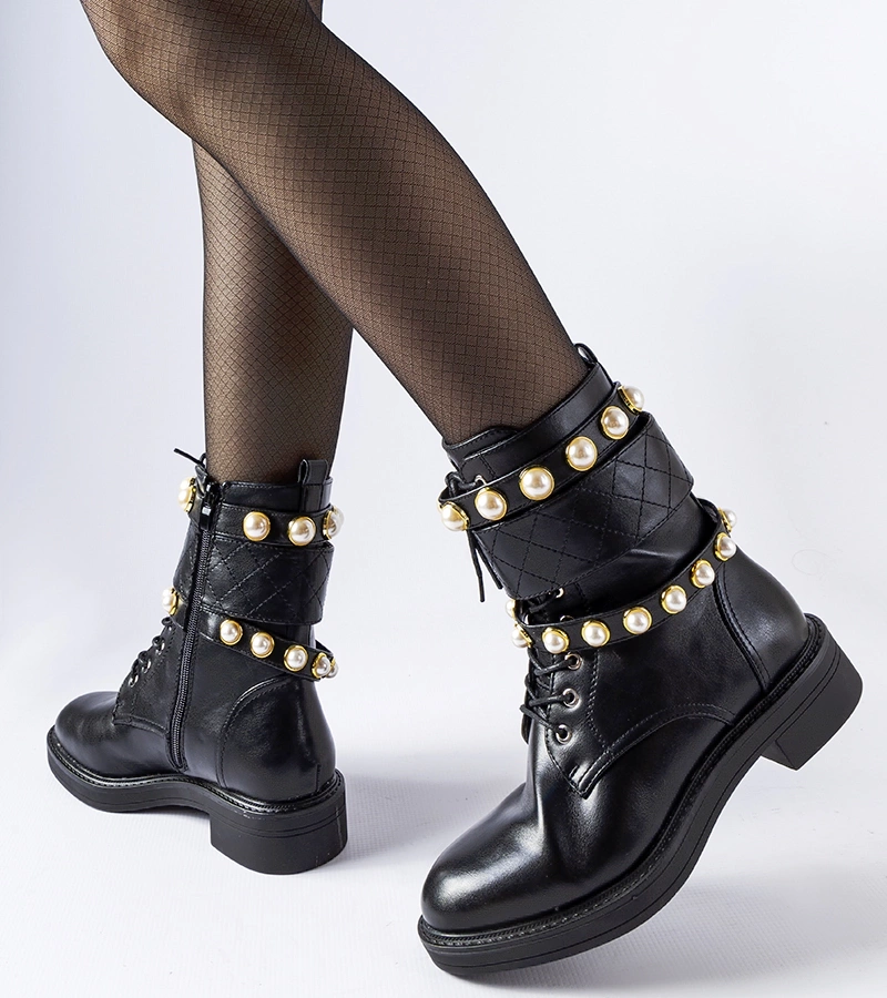 Gemre Black insulated ankle boots with pearls Normand