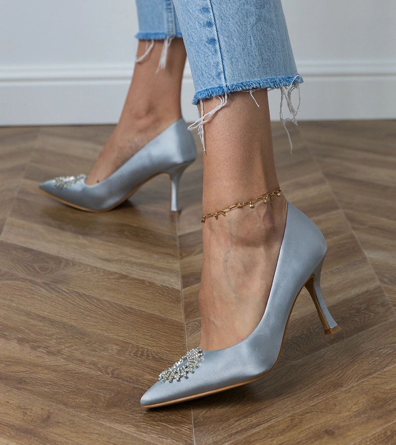 Gemre Pantofi argintii din satin cu cristale Bellira