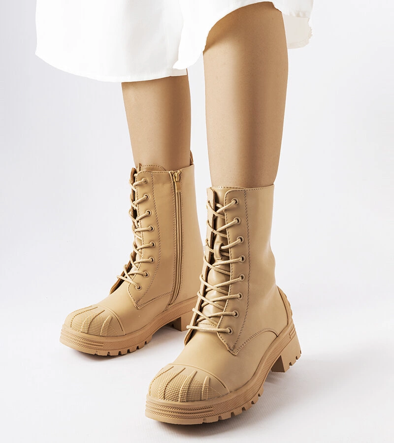 Gemre Beige boots on a thicker sole Manara