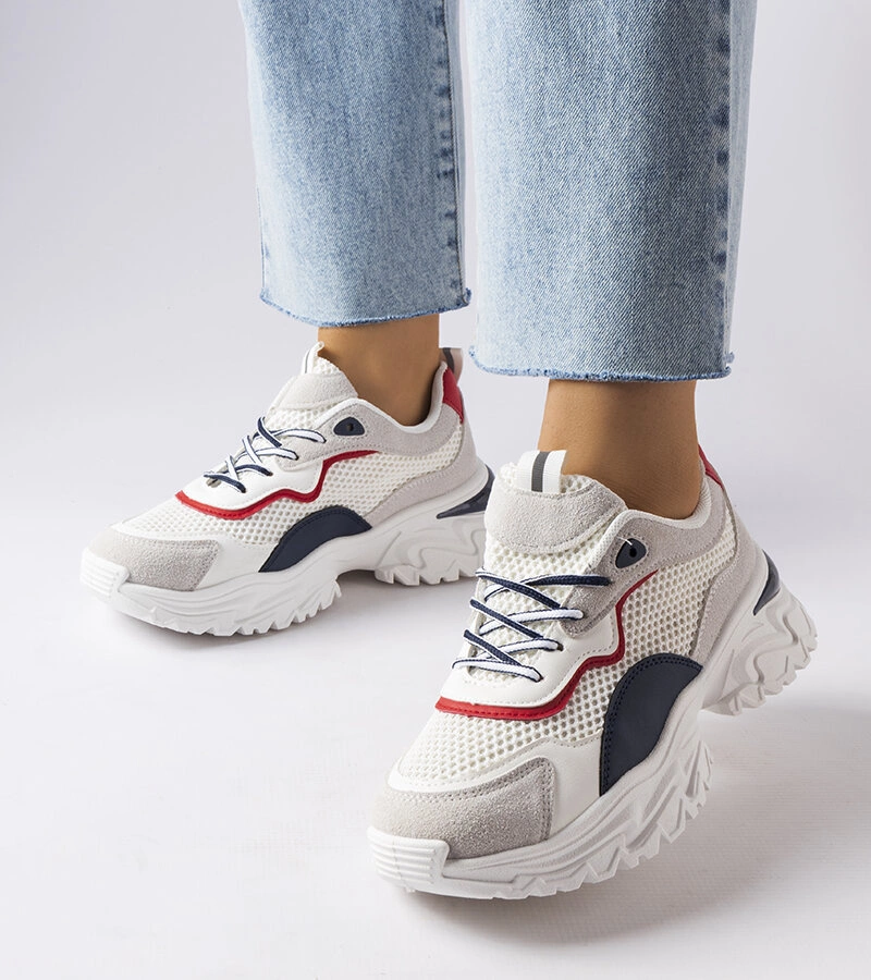 Gemre White sneakers with visible tread Rosita