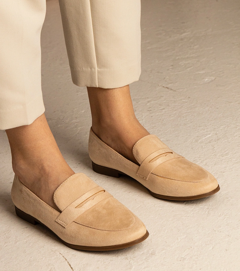 Gemre Mocasini clasici bej pentru femei Nageri