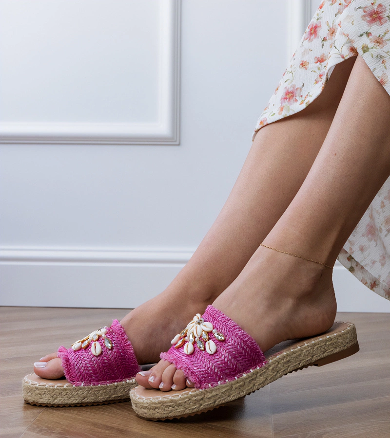 Gemre Papuci roz espadrile împletite cu scoici de morsă
