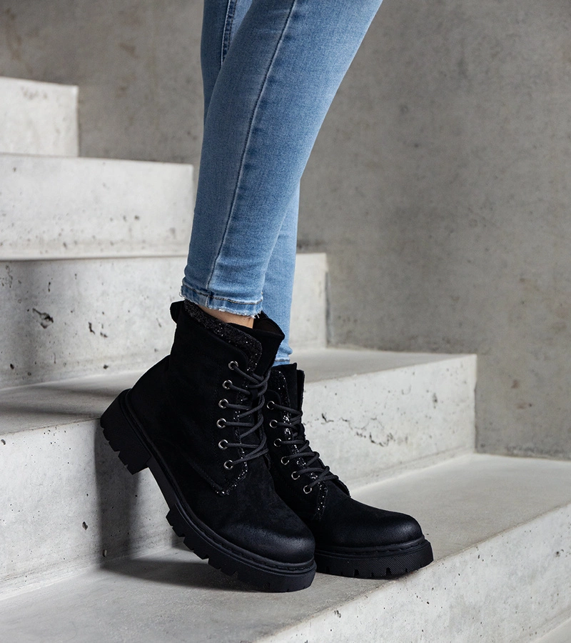 Gemre Black ankle boots with shiny inserts Prairie