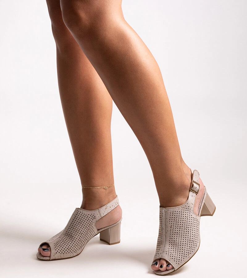 Gemre Black sandals on a block heel Millo