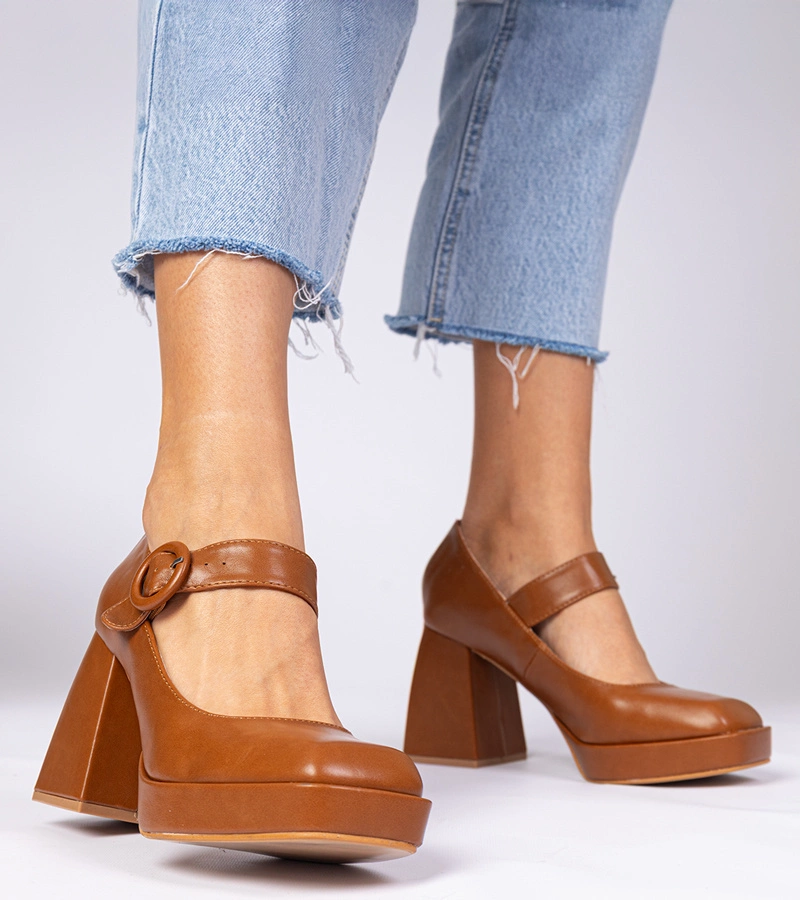 Gemre Brown square-toe pumps with buckle Katherin