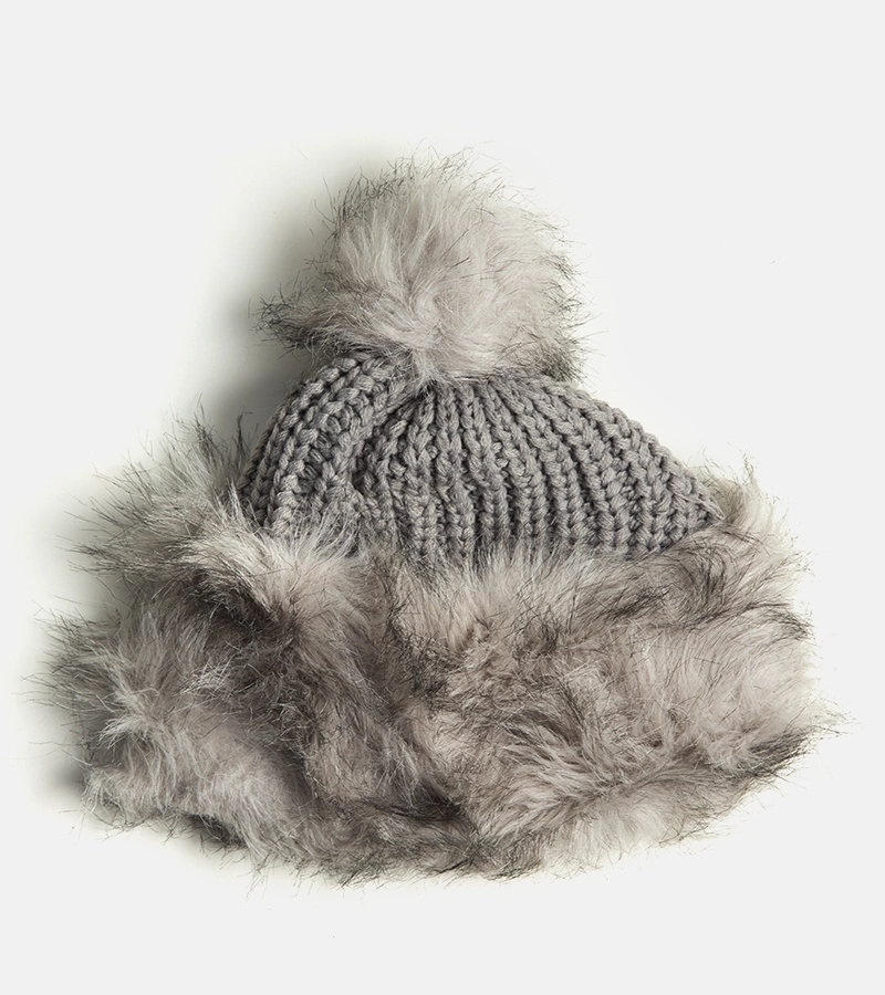 Gemre Light gray hat with pom-pom Leola