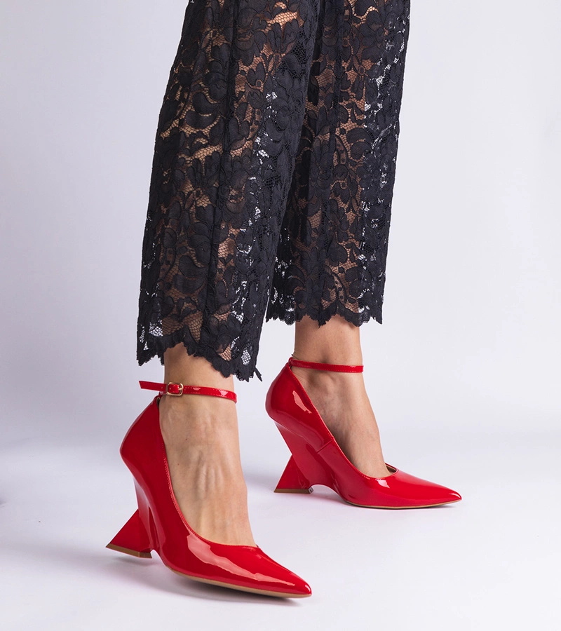 Gemre Pantofi roșii lăcuiți pe pană Florianda