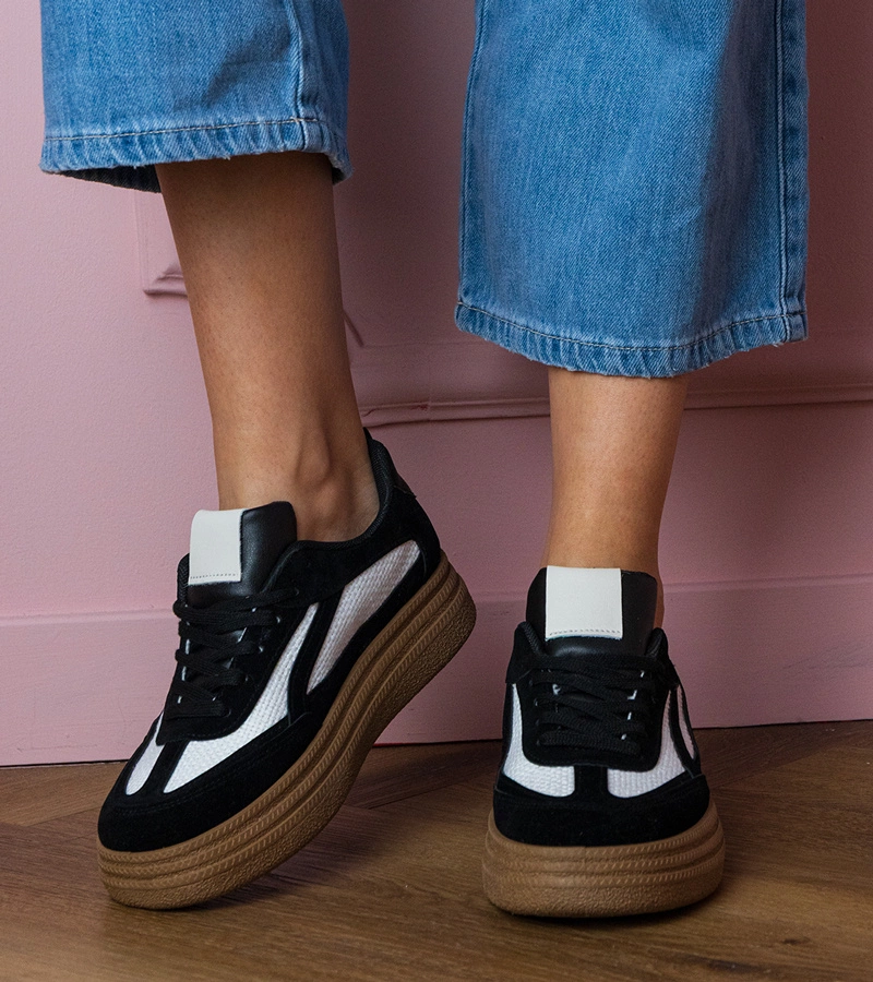 Gemre Black sneakers on a thick sole Kamela